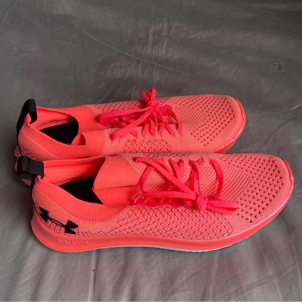 Under Armour Women’s Flow Velociti SE Running Shoe